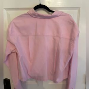 Good American cropped Oxford. Size 2 in brand is equivalent to a medium.